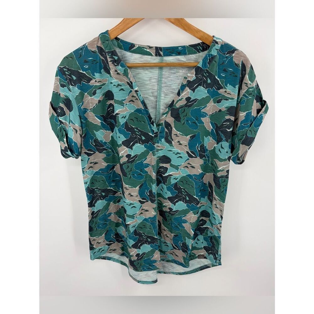 L.L. Bean cuffed short sleeve v-neck patterned camo floral popover tee women’s M